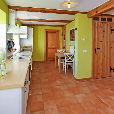 3 Bedroom Gorgeous In Sommersdorf